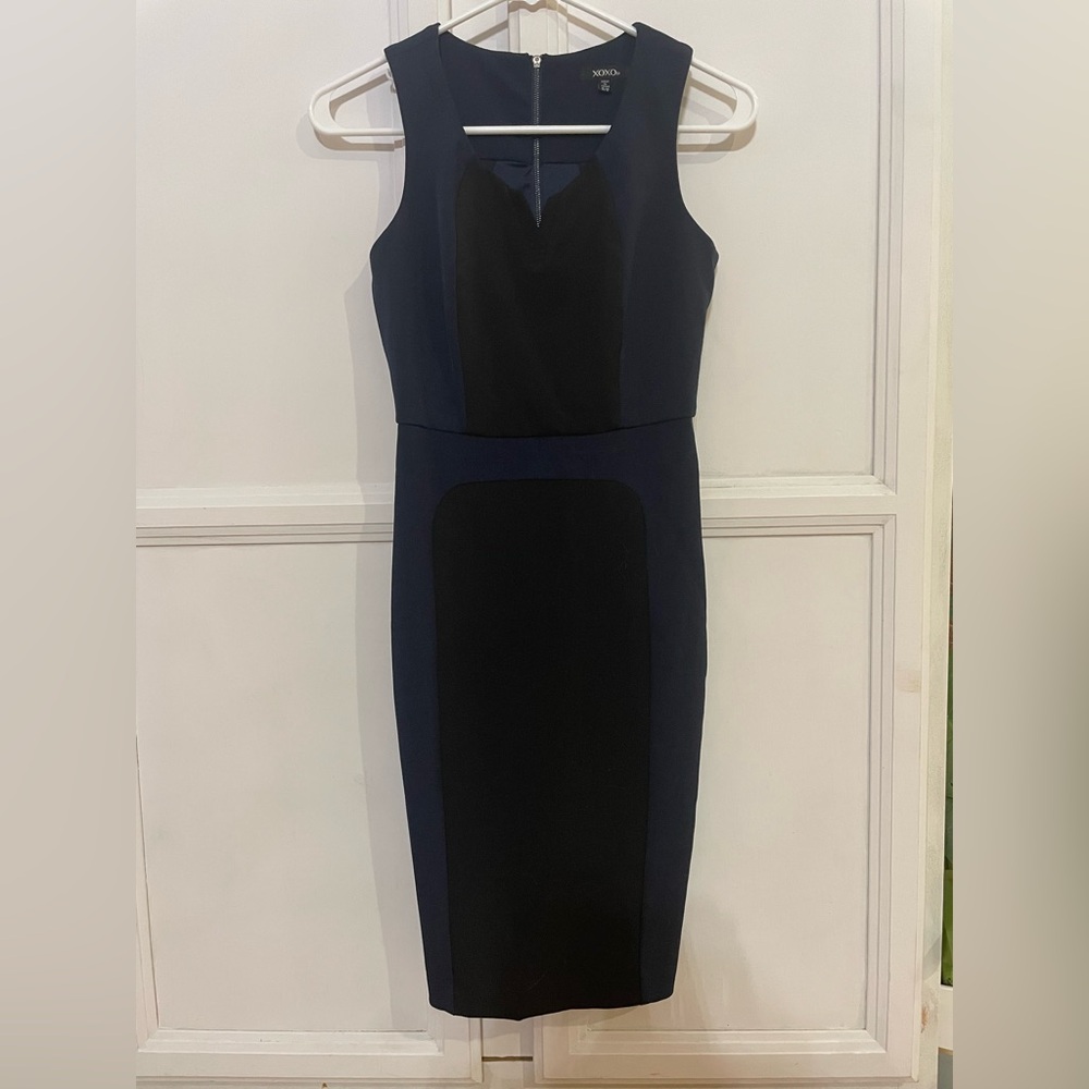 XOXO Colorblock Navy‎ Blue and Black Sleek Dress Size 00